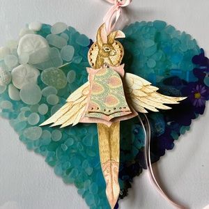 Handmade rabbit w/ moveable articulated wings❣️